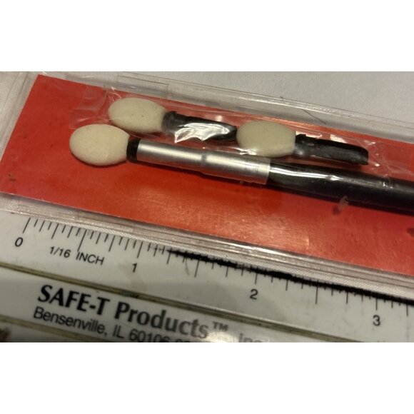 Targeted Placement Sponge Blending Eye Shadow Brush W/2 Extra Replacement Tips - Picture 9 of 9